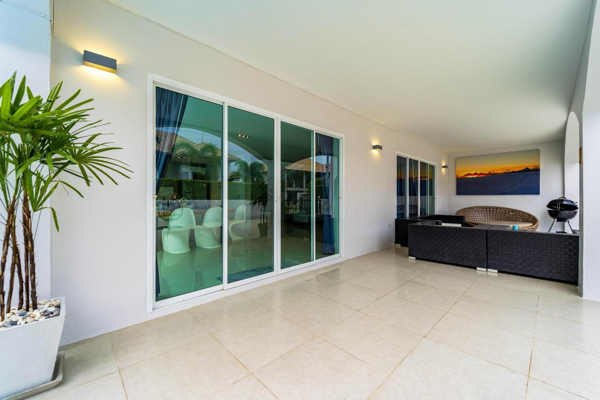 Modern 4 Bedroom Pool In Good Location Vy Hua Hin