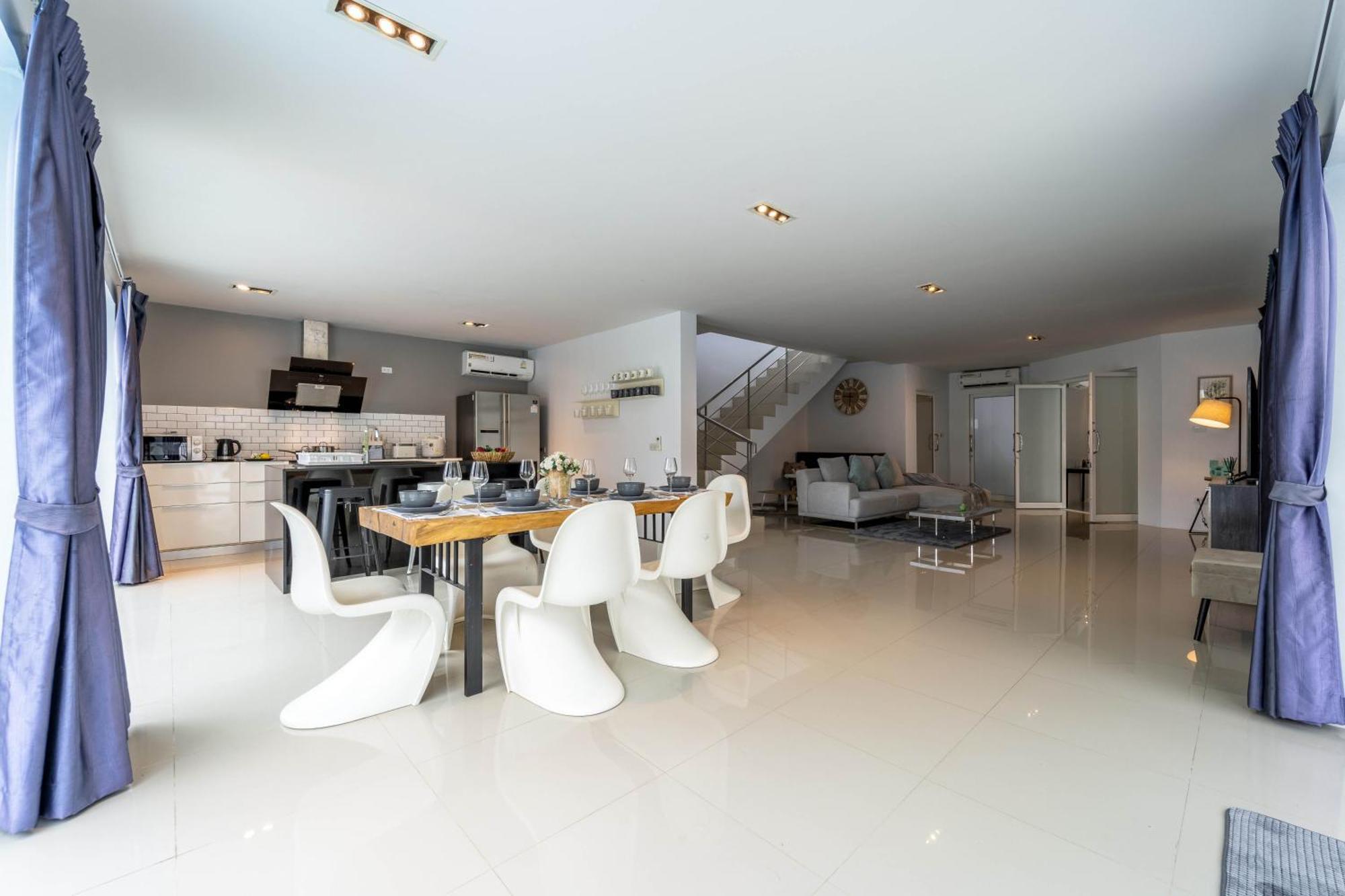 Modern 4 Bedroom Pool In Good Location Vy