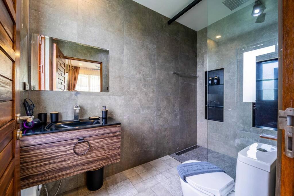 Villa Secluded Oasis For Family And Friends Bm5 *