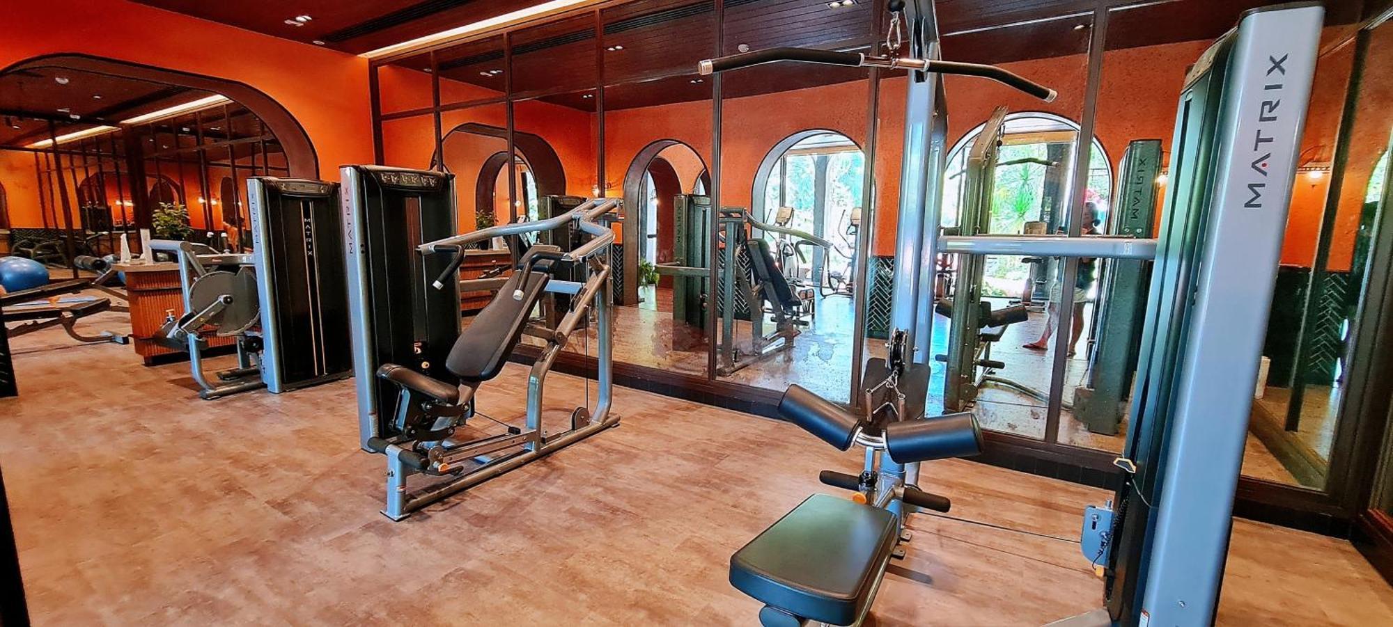 Lahabana Condo: Highest Floor With Night Market Proximity * HHQ