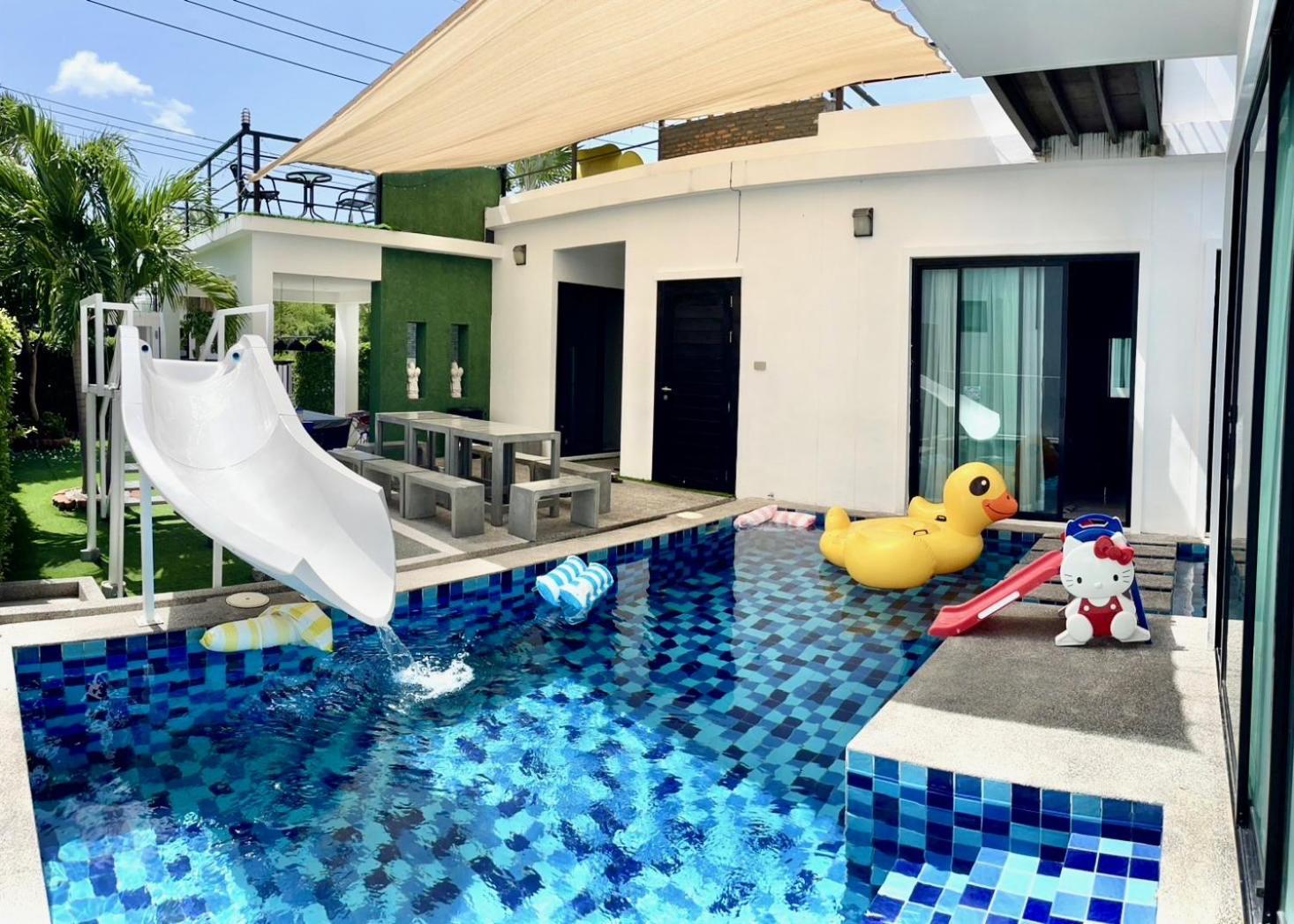Pool Modern Cool - Fill Feel