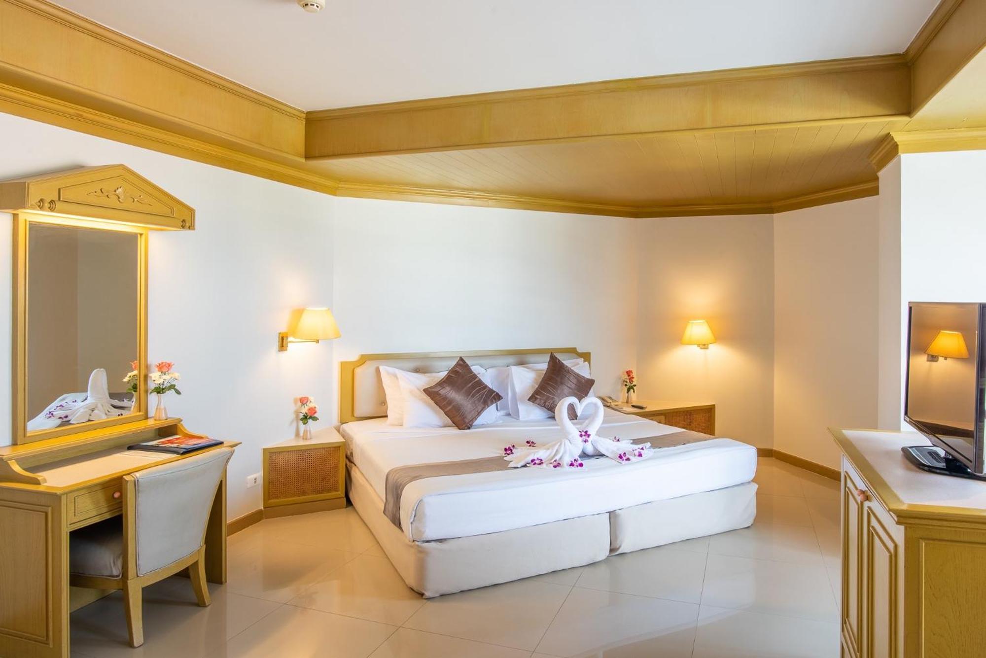 City Beach Resort