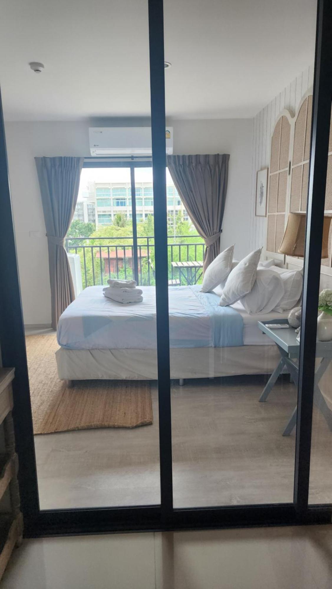 Apple's La Casita Room2 Hua Hin