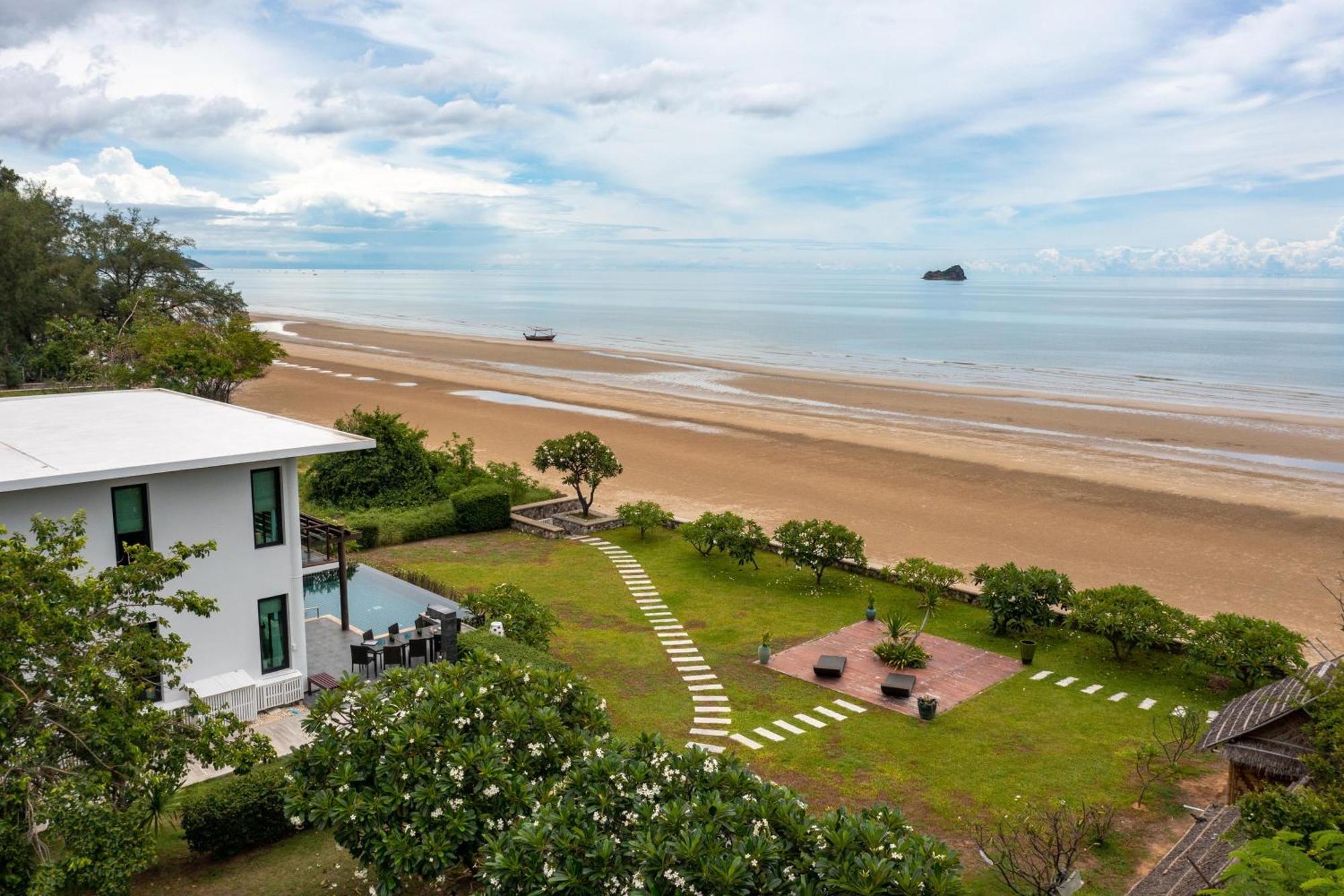 Villa Beachfront Modern 4 Bedroom Pool - Rv Hua Hin