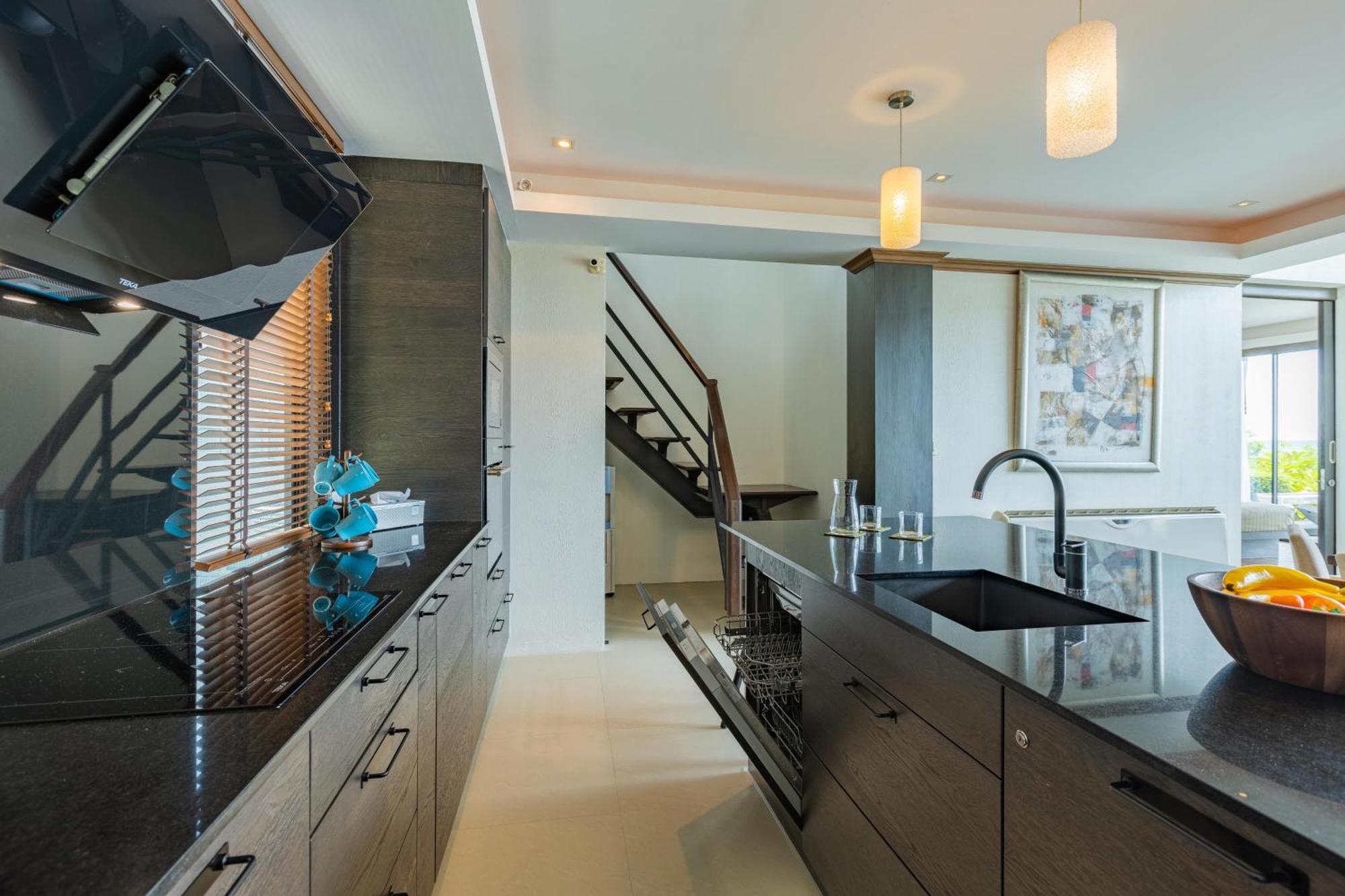Beachfront Modern 4 Bedroom Pool - Rv Hua Hin