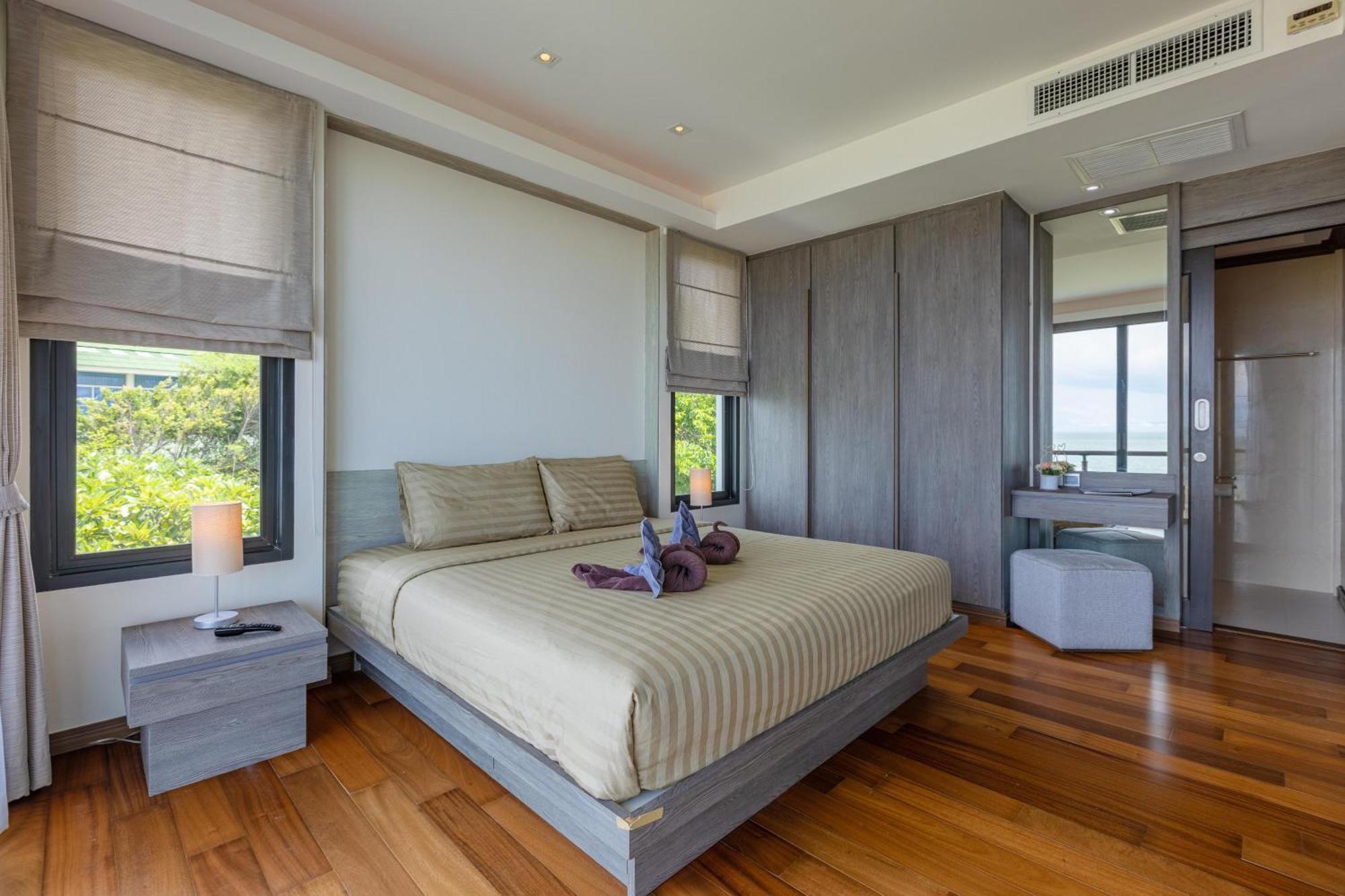 Villa Beachfront Modern 4 Bedroom Pool - Rv