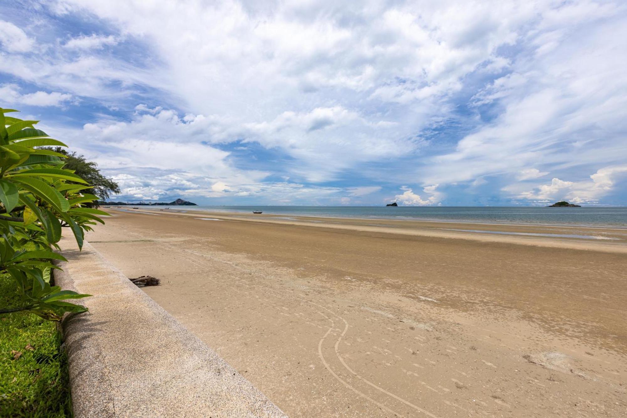 Beachfront Modern 4 Bedroom Pool - Rv Hua Hin