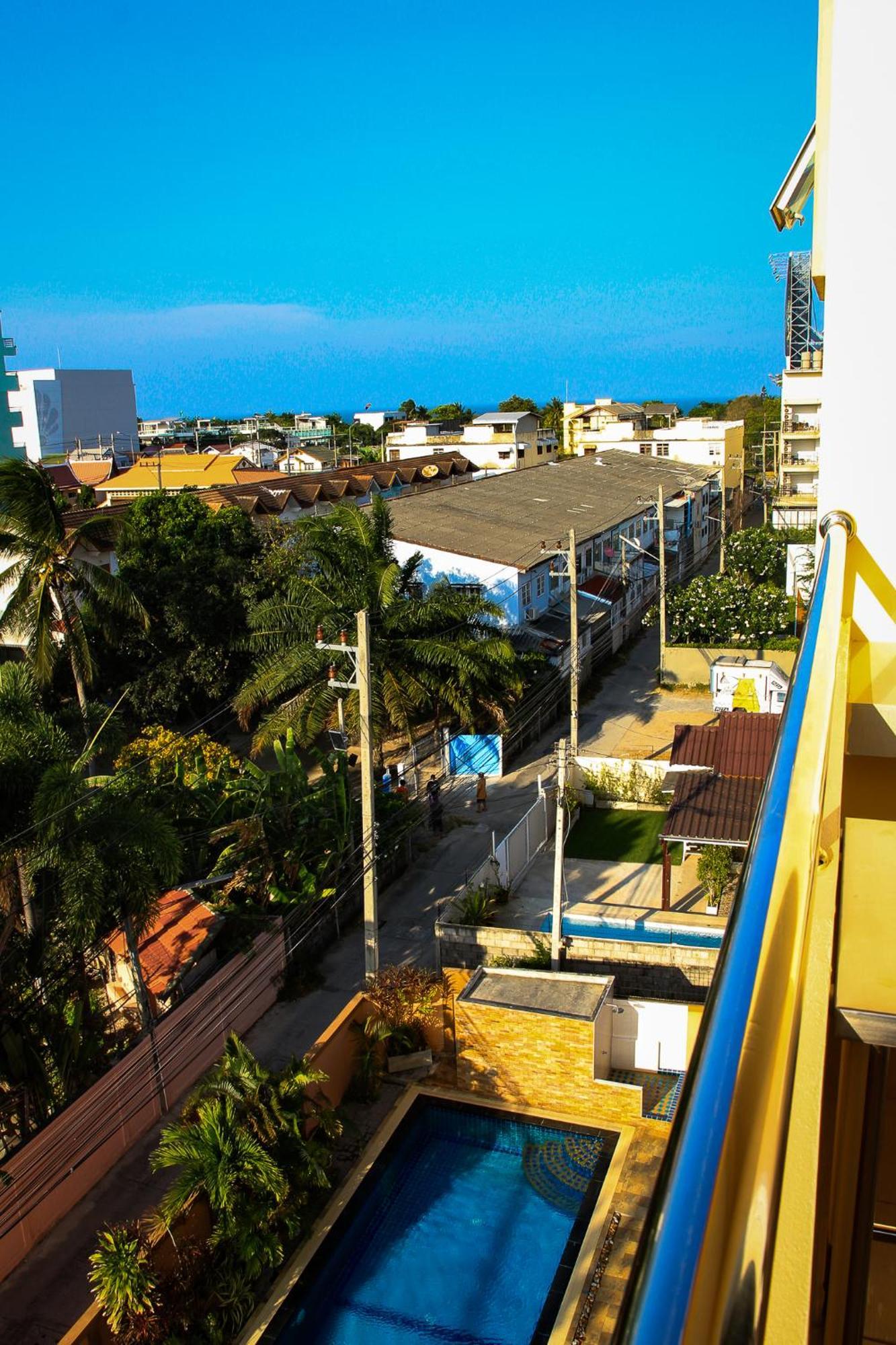 Sky - Adults-only Hotel HHQ