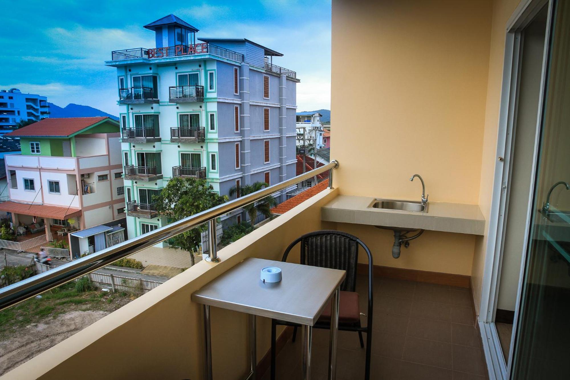 Sky - Adults-only Hotel HHQ