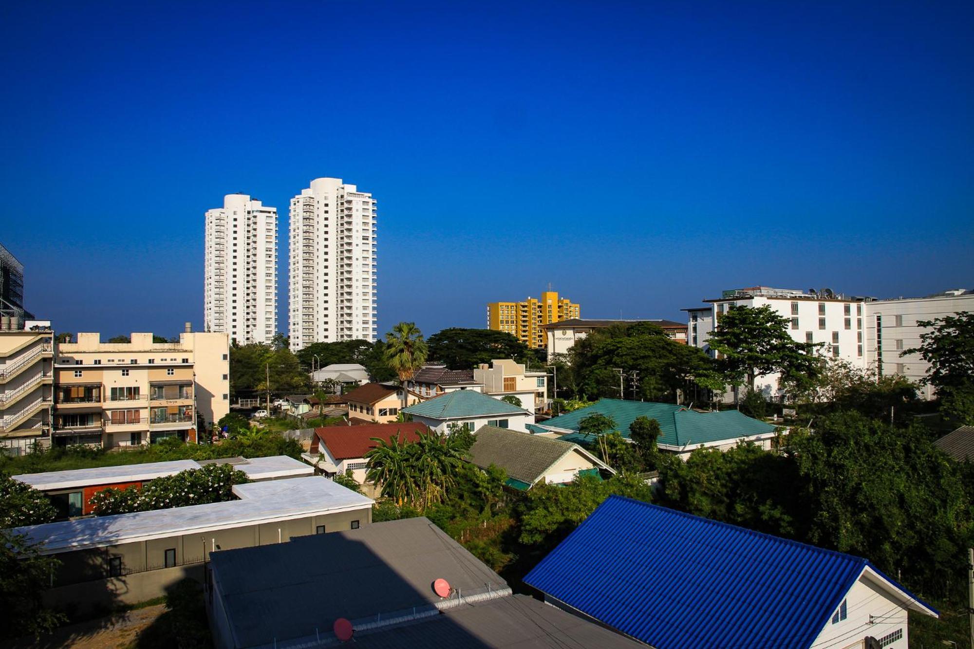 Sky - Adults-only Hotel HHQ