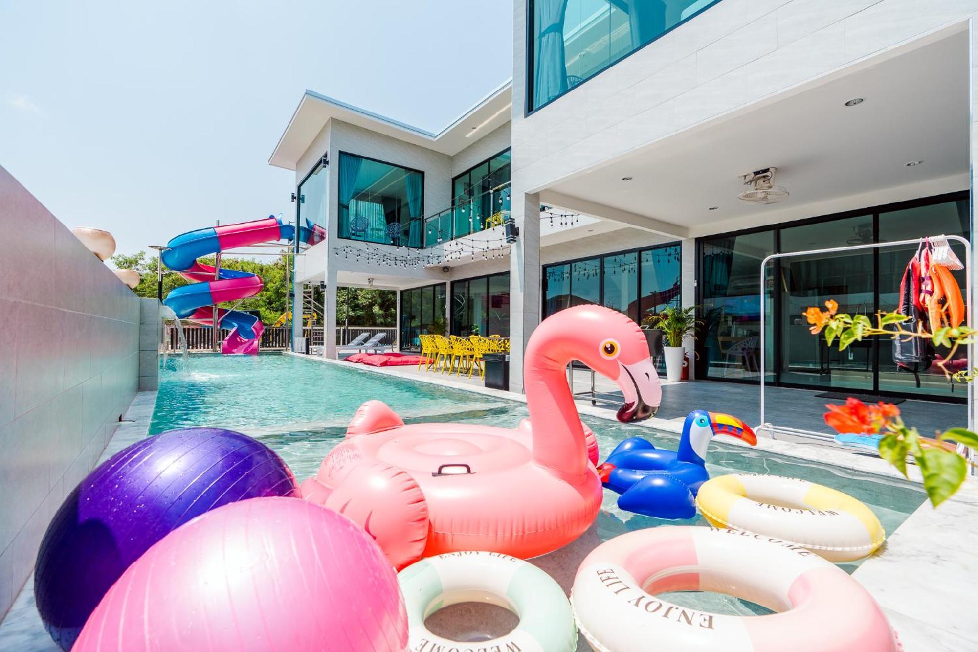 U Too!! Poolvilla *