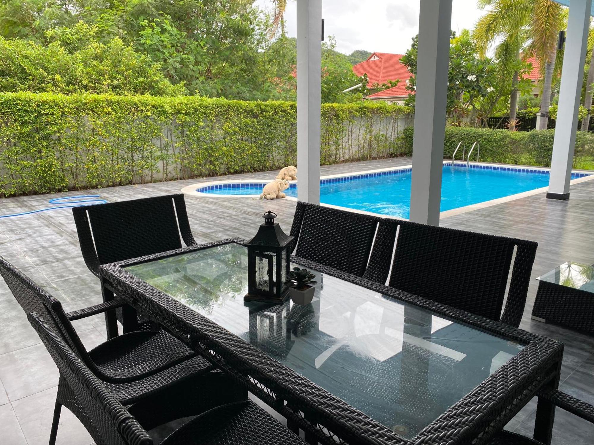 Pool Nong Kae Near Bluport Just 4 Mins Drive 3 Bed And Ensuite Bathroom Less Than 10 Mins Drive To The And Takiab Pousada