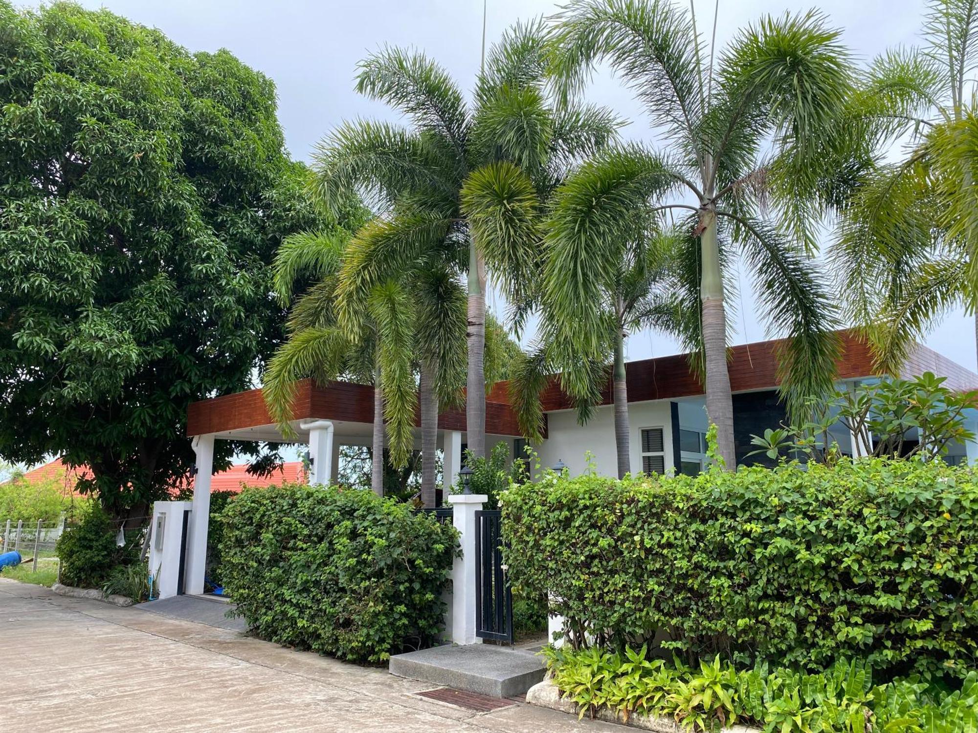 Pool Nong Kae Near Bluport Just 4 Mins Drive 3 Bed And Ensuite Bathroom Less Than 10 Mins Drive To The And Takiab Hua Hin