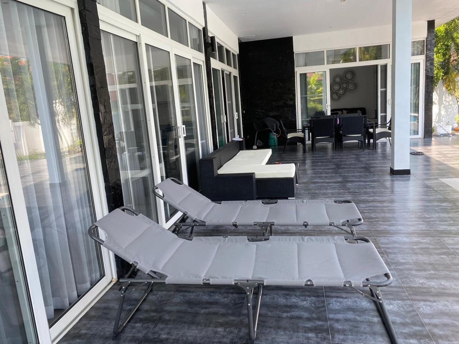 Pool Nong Kae Near Bluport Just 4 Mins Drive 3 Bed And Ensuite Bathroom Less Than 10 Mins Drive To The And Takiab Pousada