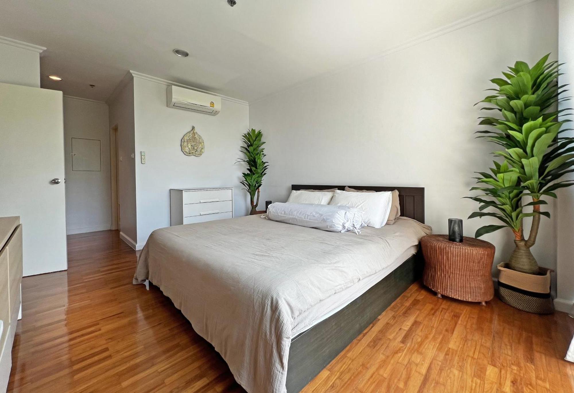 2br Beachfront In Huahin, Baan Saen Ploen Apartment HHQ