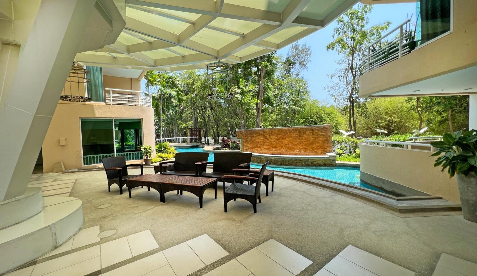 Apartment 2br Beachfront In Huahin, Baan Saen Ploen