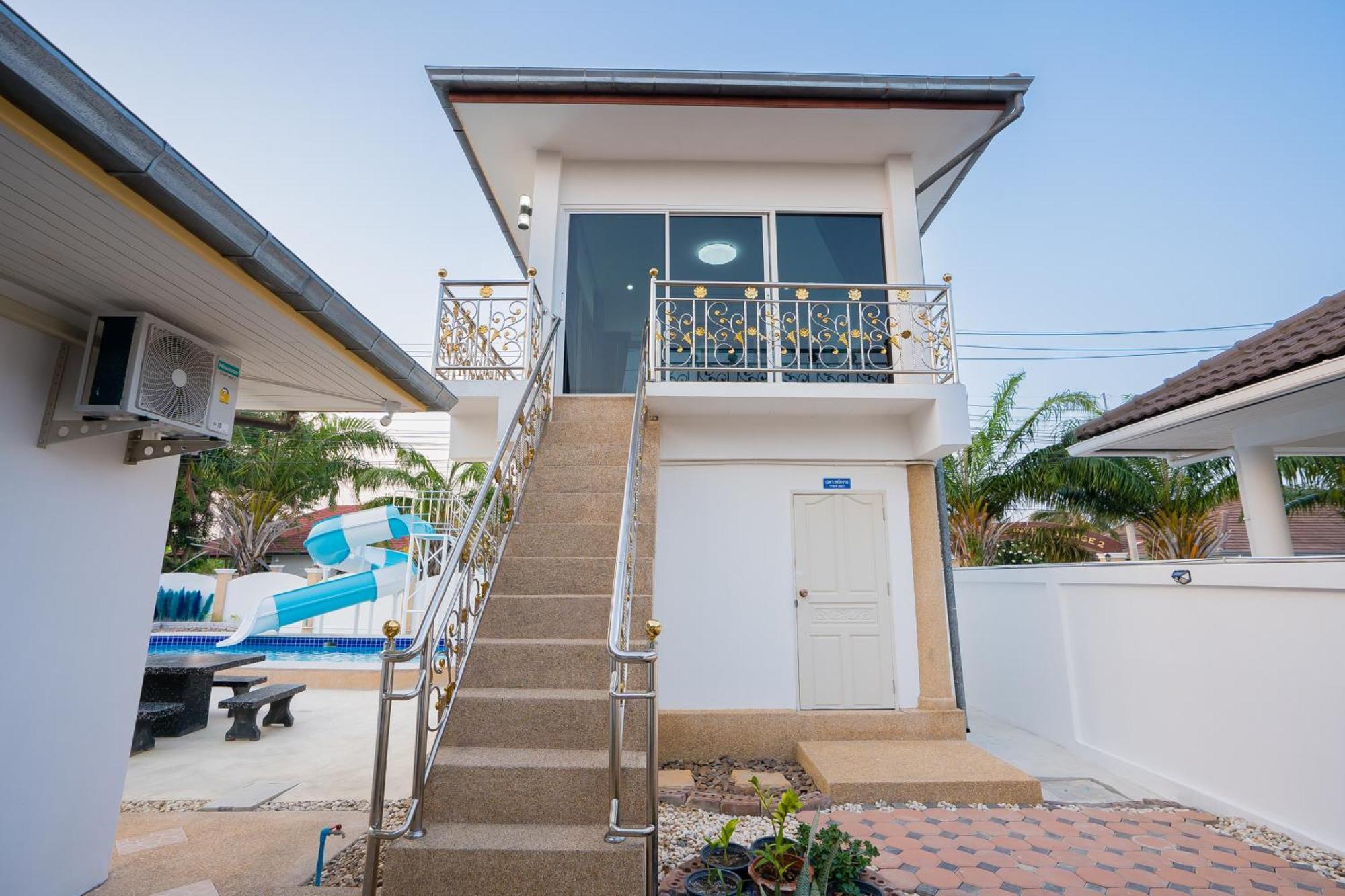 Di Pool Hunhin 2km From
