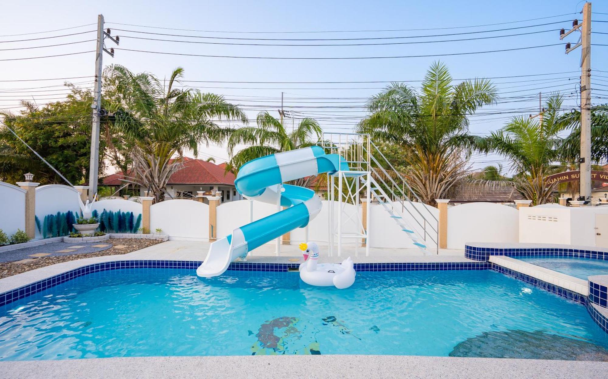 Di Pool Hunhin 2km From