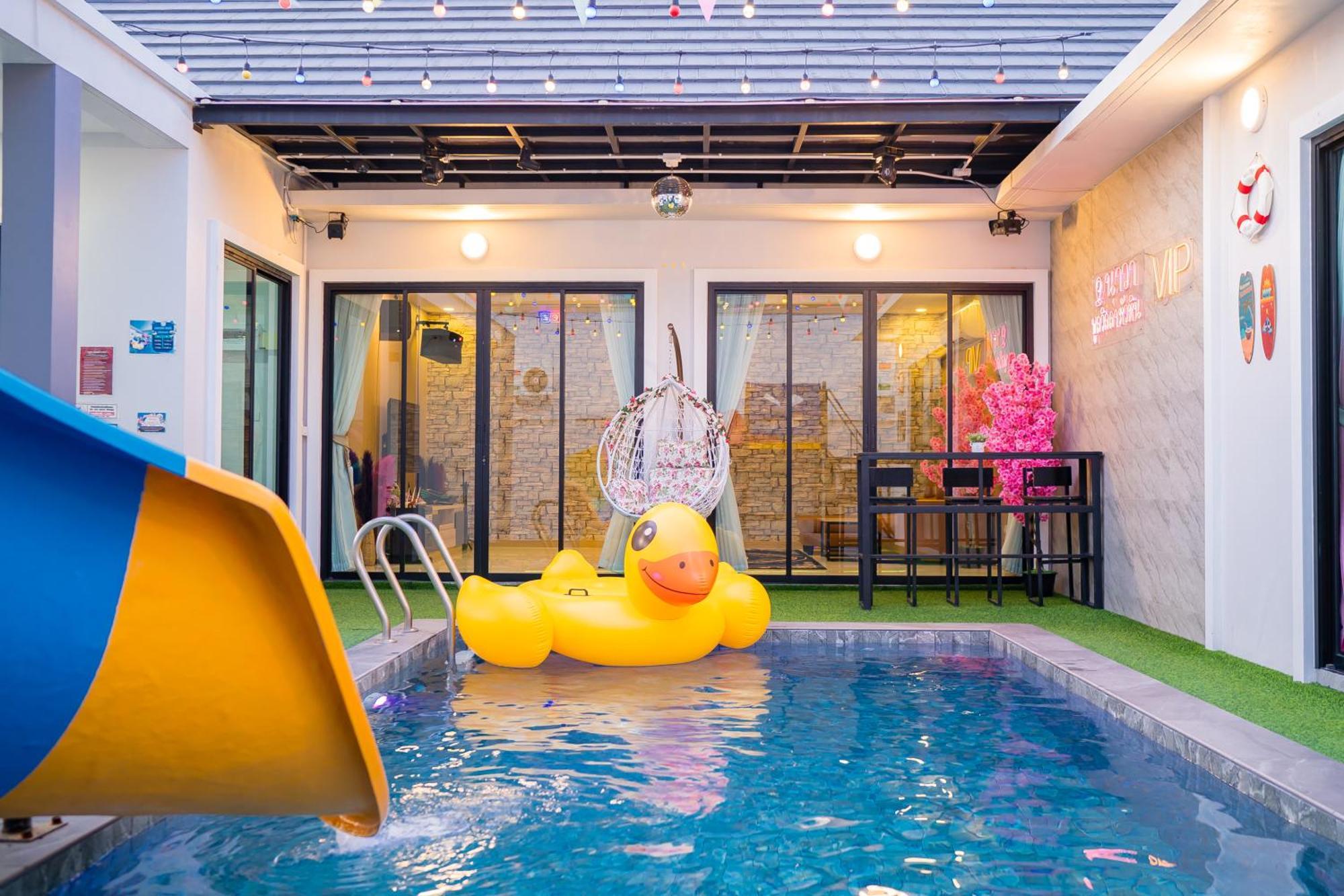 นาวาพูลวิลล่าหัวหิน Vip Hua Hin