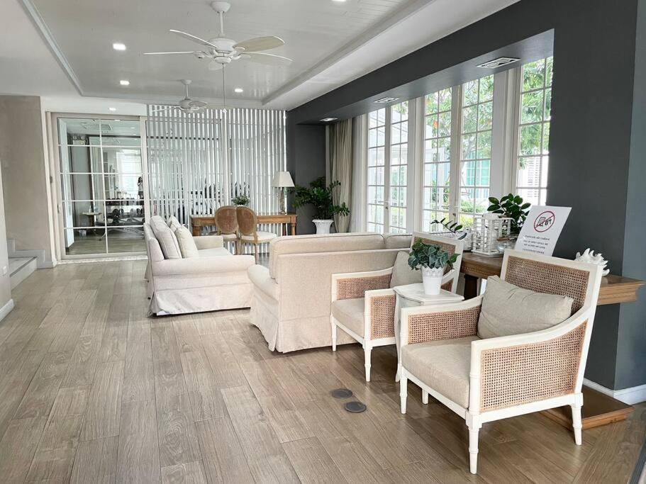 Apartment Summer By Tai Hua Hin
