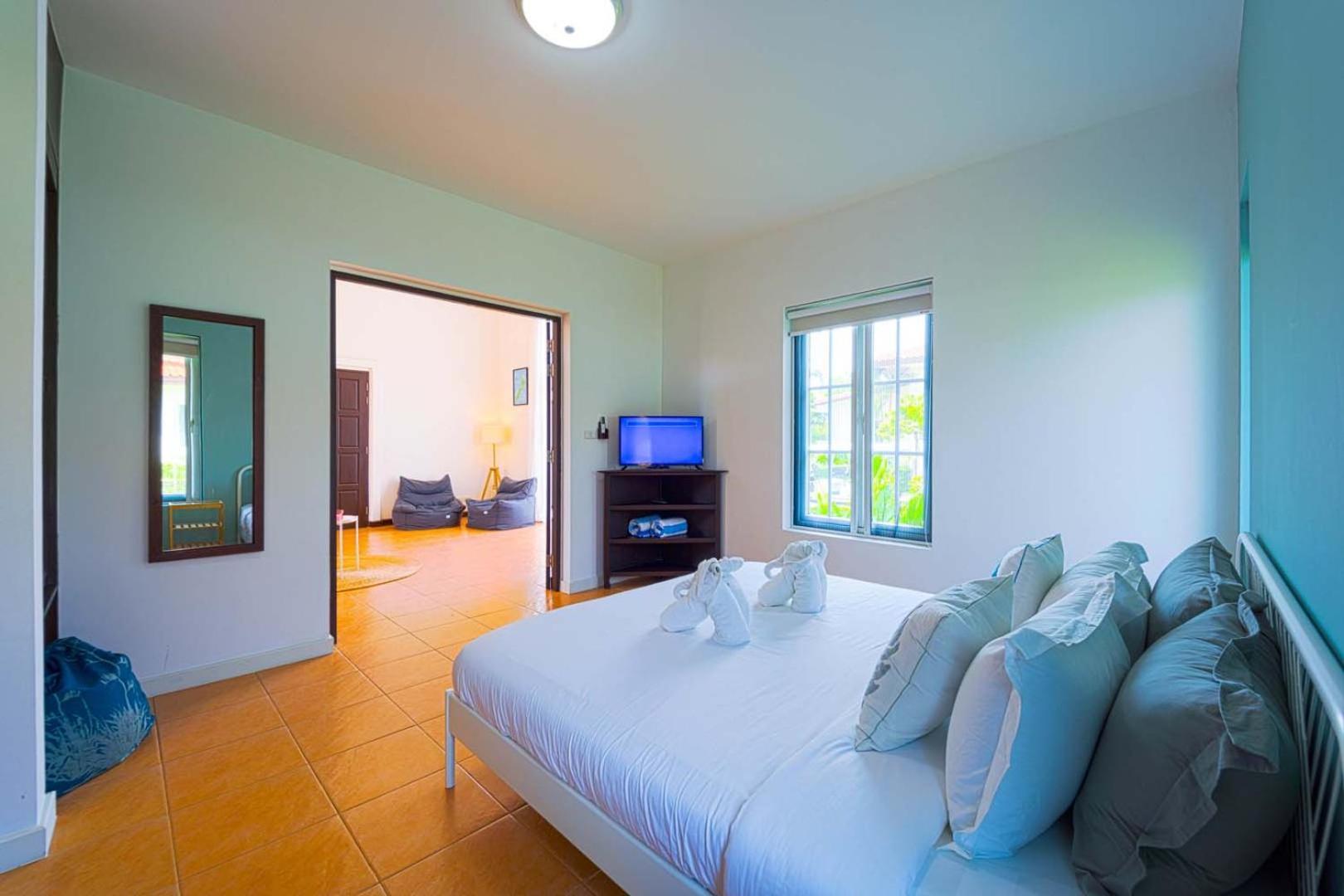 2 Bedroom Private Pool Bali Style B98 * HHQ