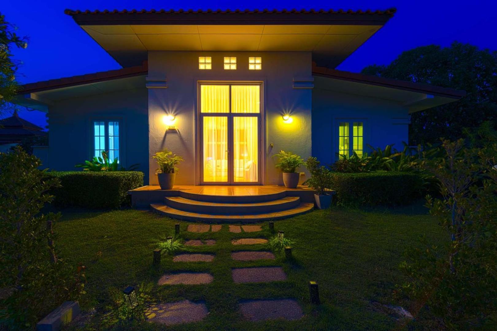 2 Bedroom Private Pool Bali Style B98 Vakantiehuis *