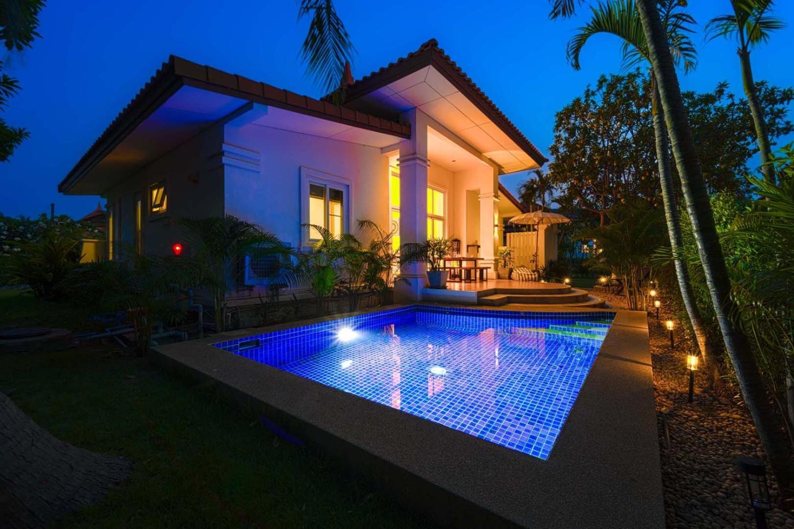 Vakantiehuis 2 Bedroom Private Pool Bali Style B98 HHQ