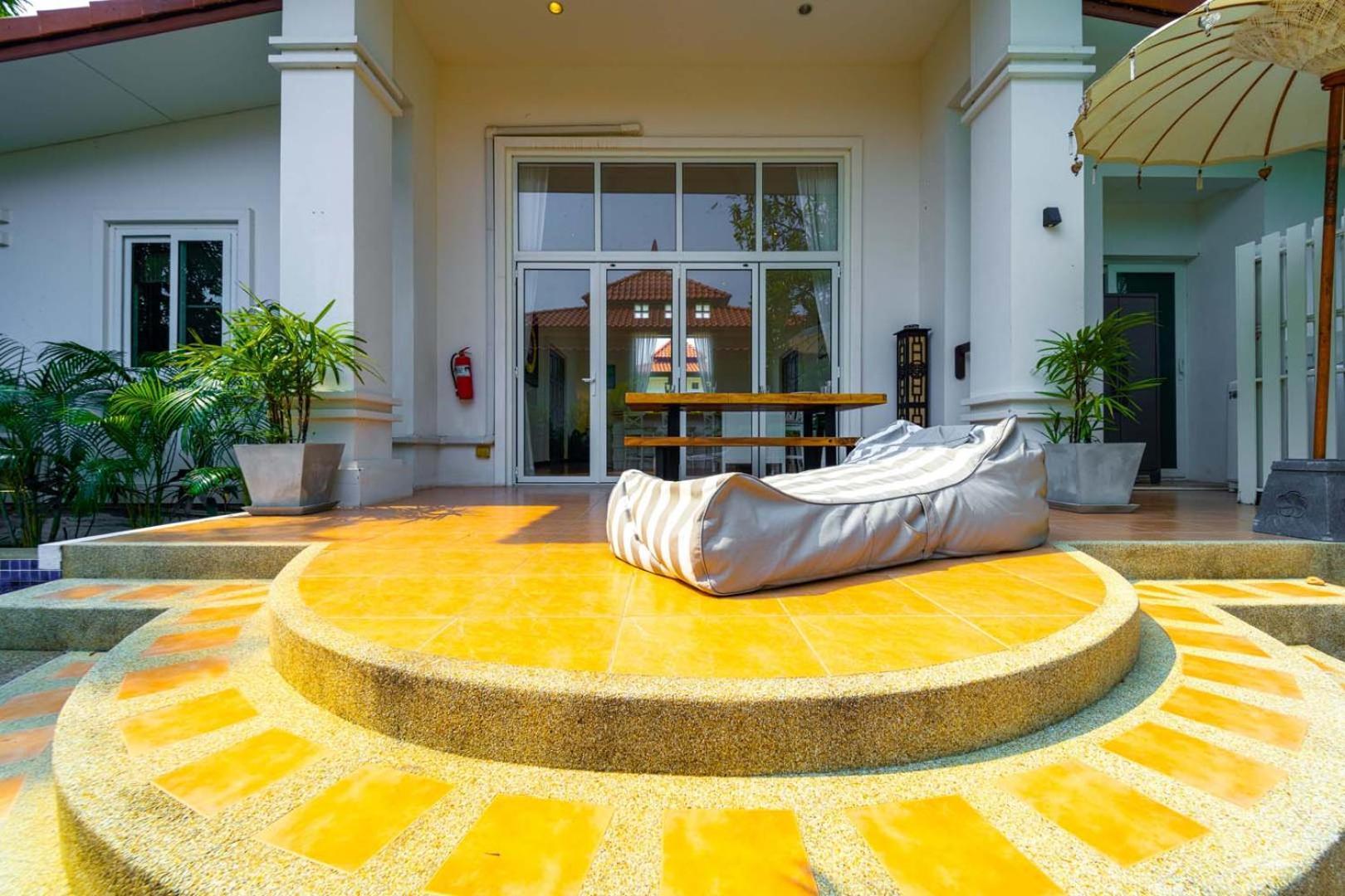 2 Bedroom Private Pool Bali Style B98 * HHQ