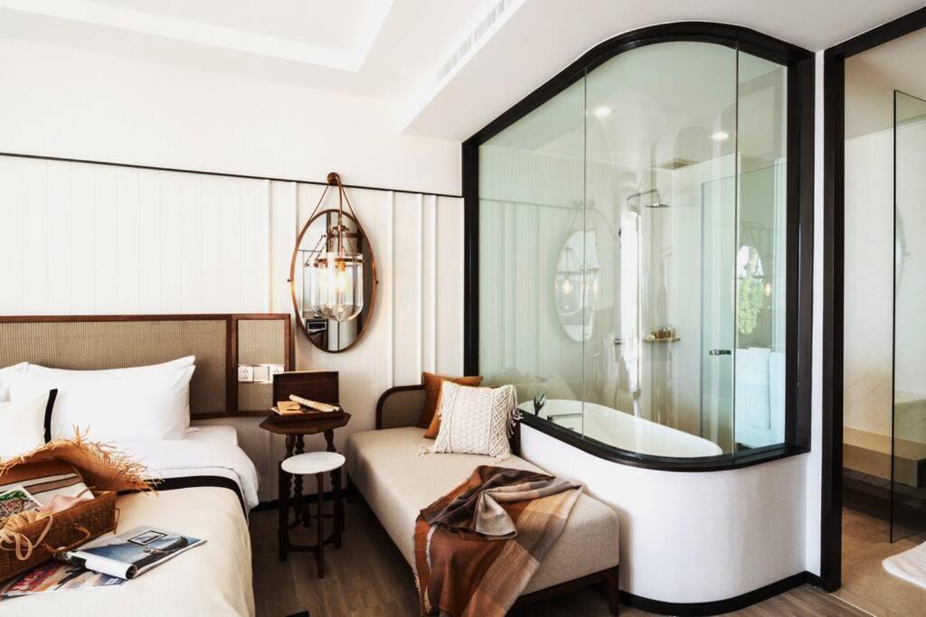 Intercontinental Residences Beachfront Apartment