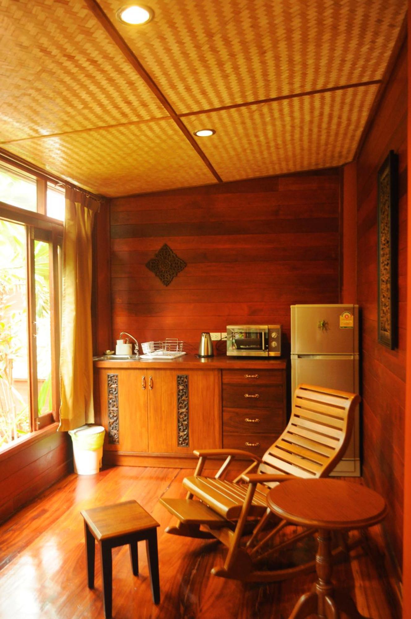 Resort Ruenkanok Thaihouse