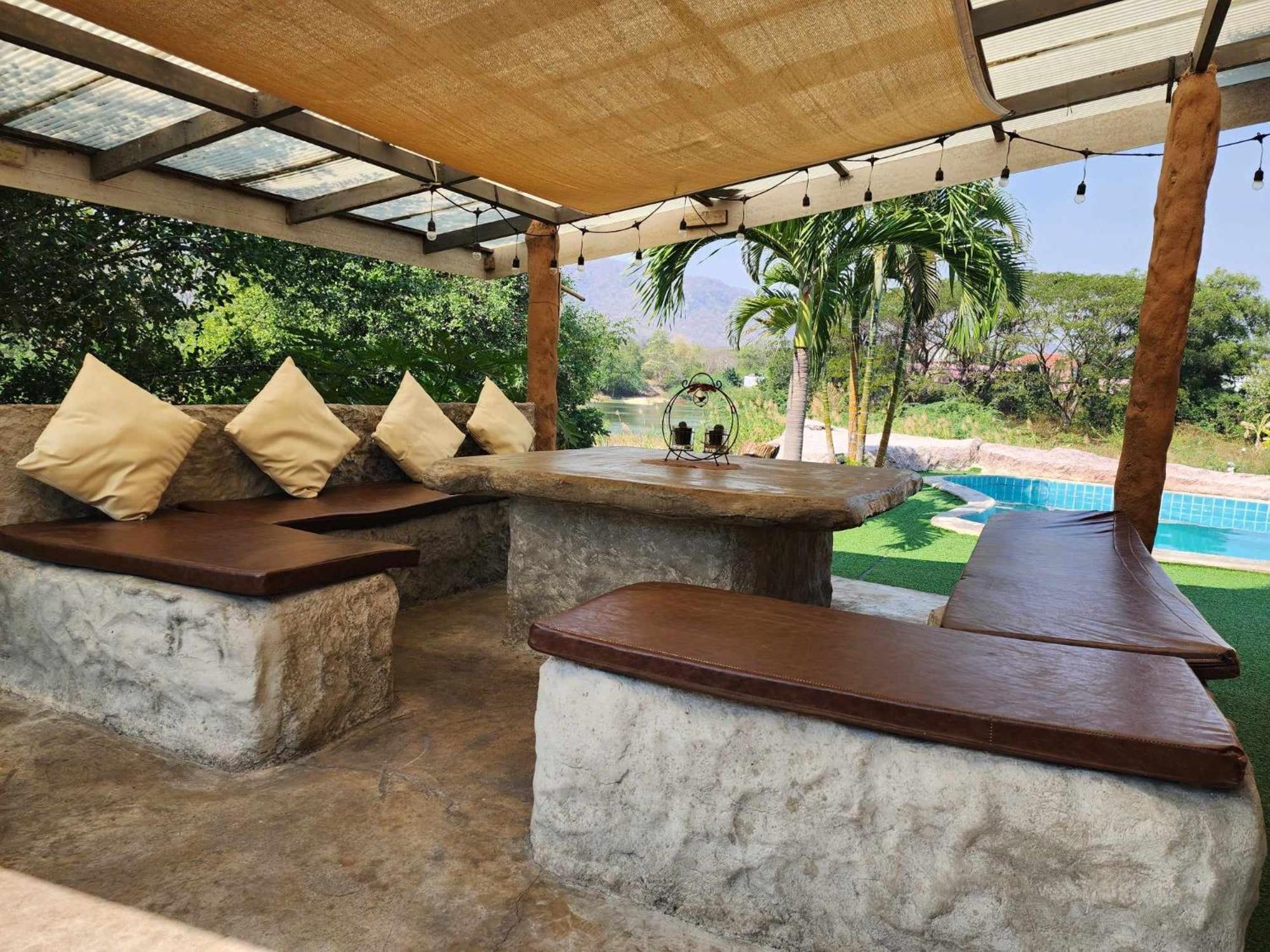 ฺbuena Vista Pool HHQ