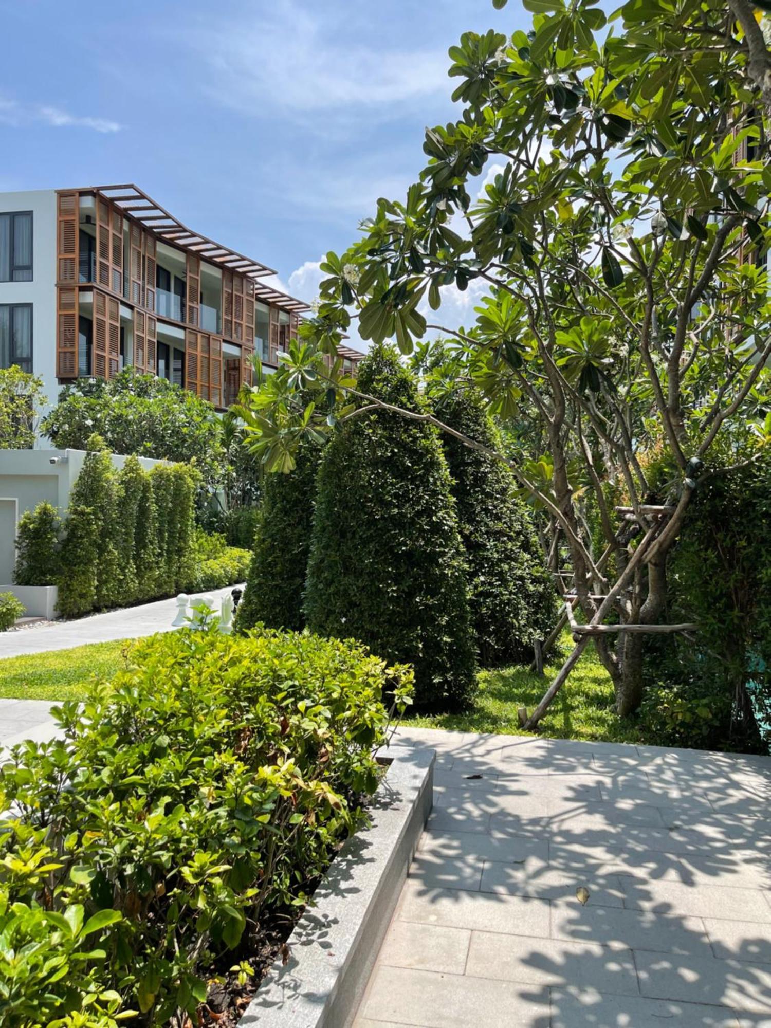 Intercontinental Residences Beachfront