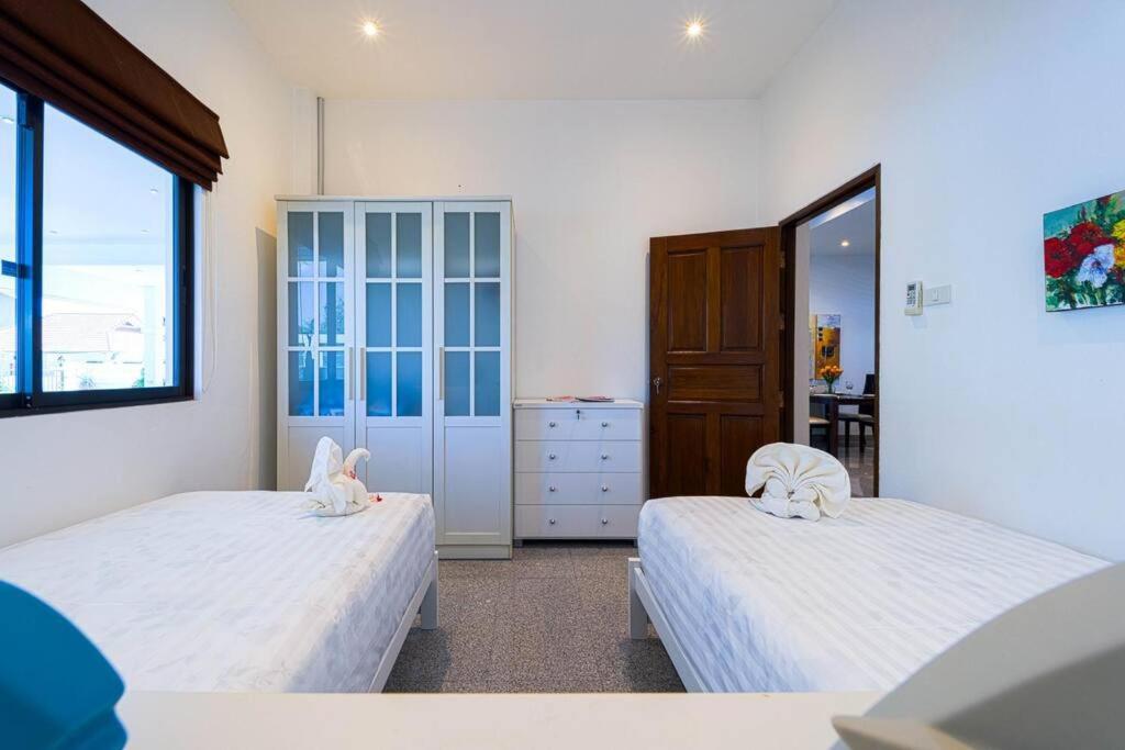 Private 3 Bedroom Pool Pv7 HHQ