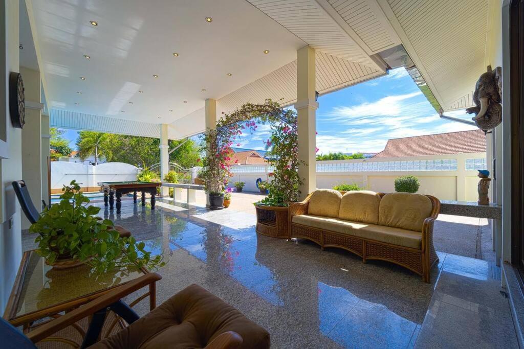 Private 3 Bedroom Pool Pv7 HHQ