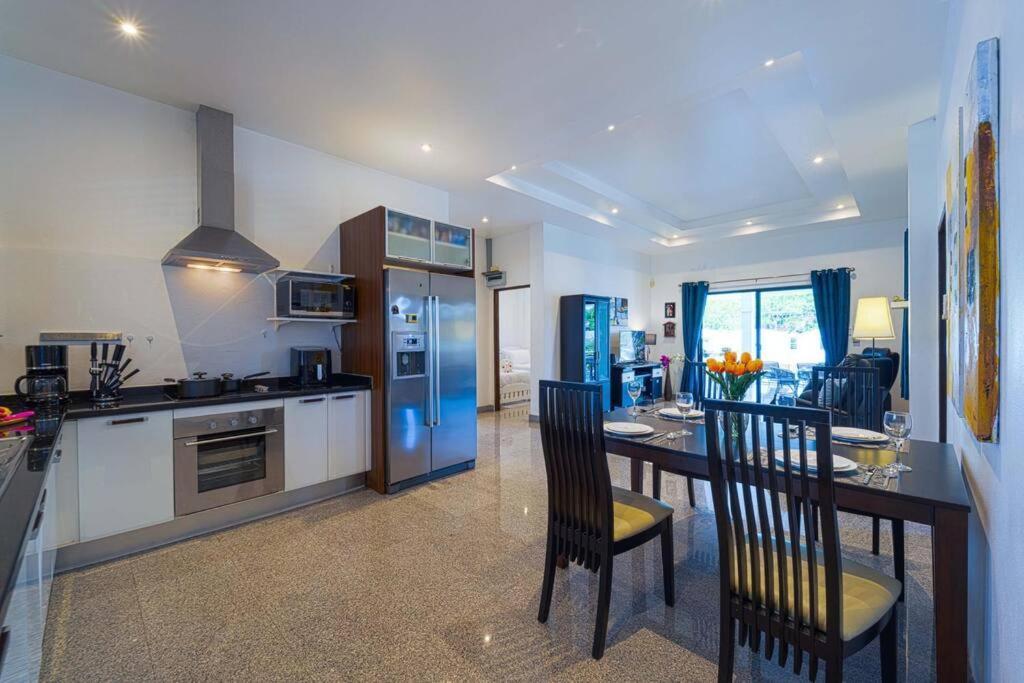 Private 3 Bedroom Pool Pv7 HHQ