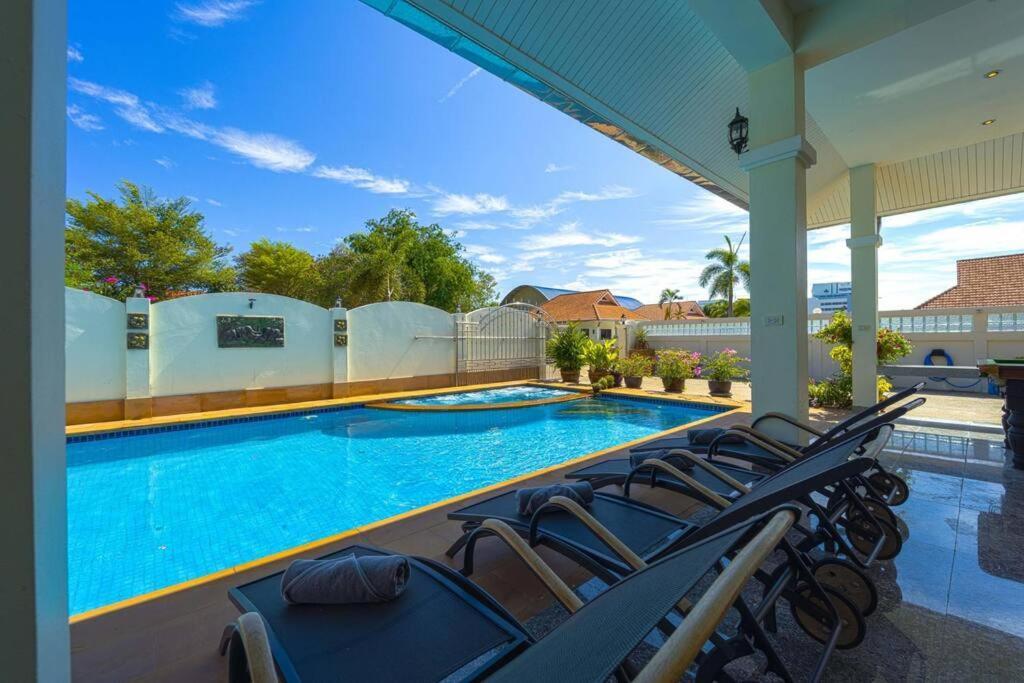 Private 3 Bedroom Pool Pv7 HHQ