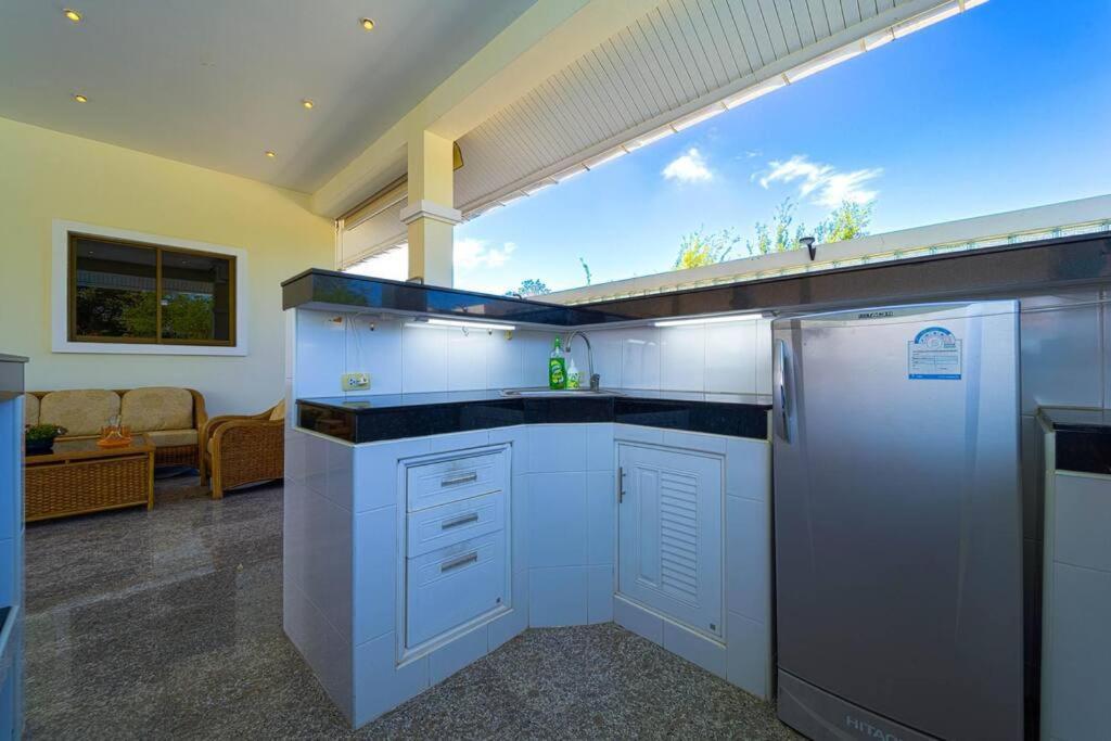 Private 3 Bedroom Pool Pv7 HHQ
