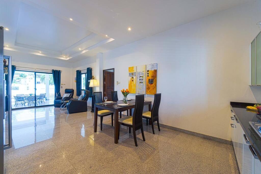 Private 3 Bedroom Pool Pv7 HHQ