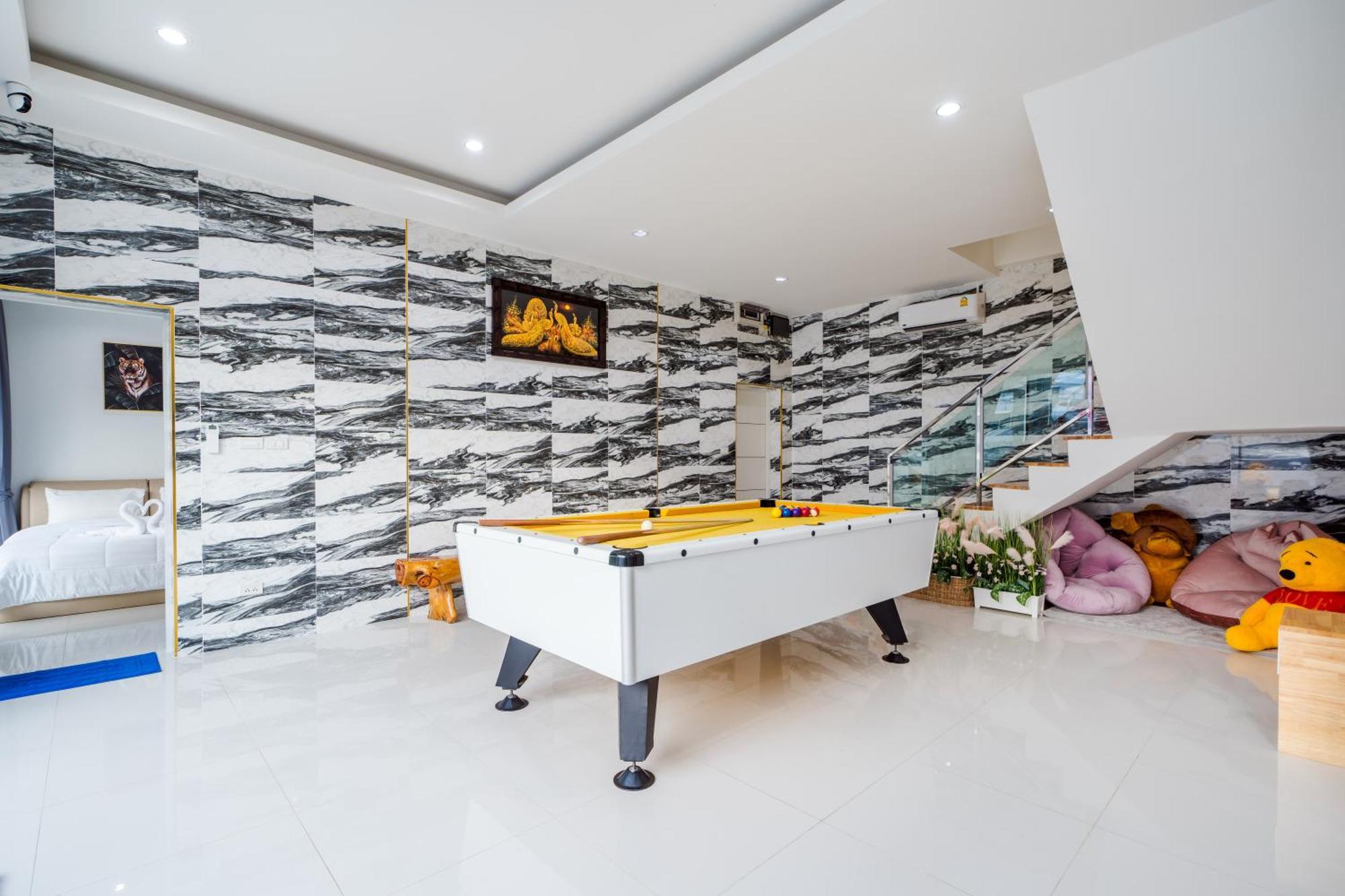 P Henry&app2 Poolvilla Villa