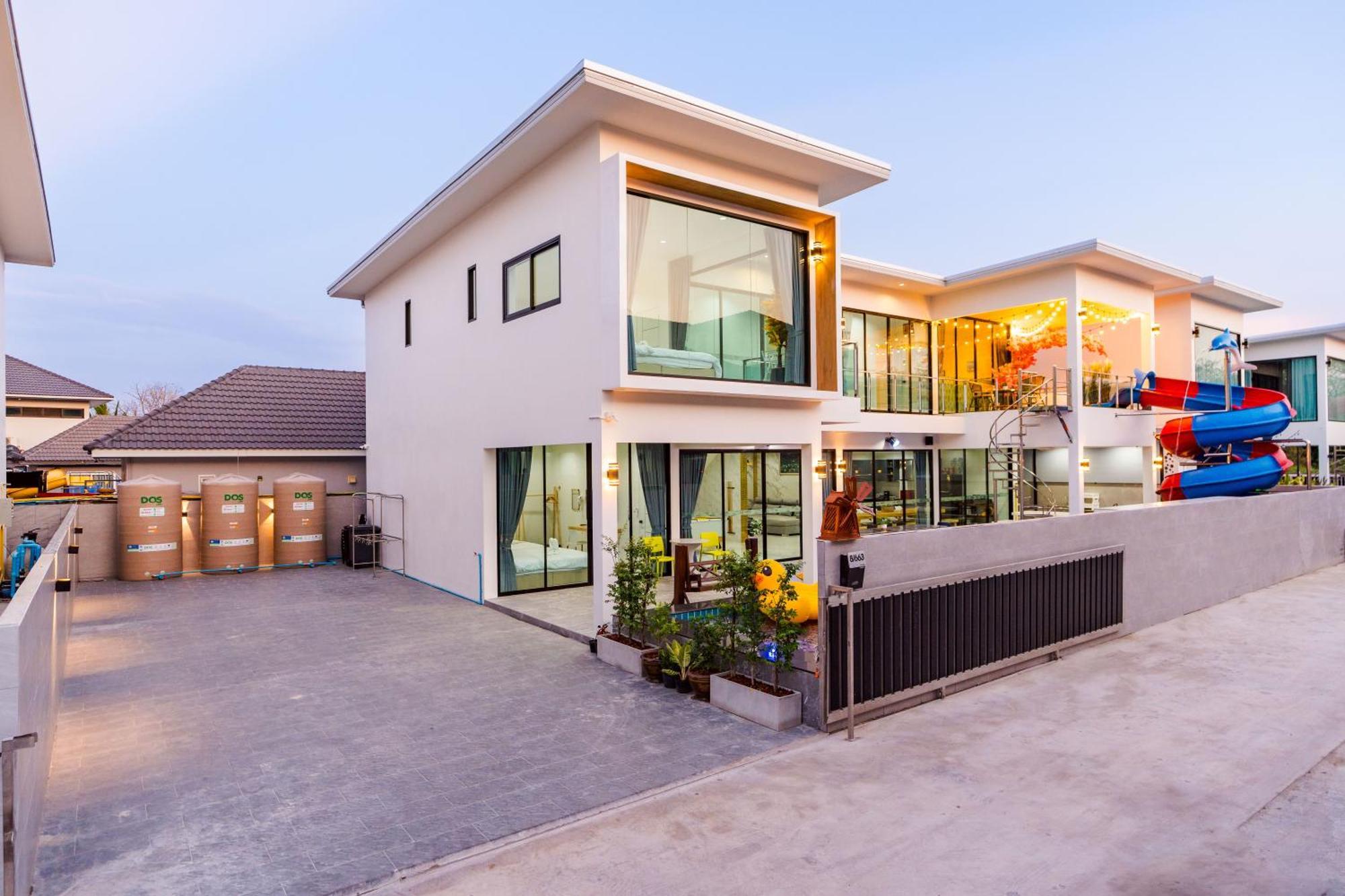 P Henry&app2 Poolvilla