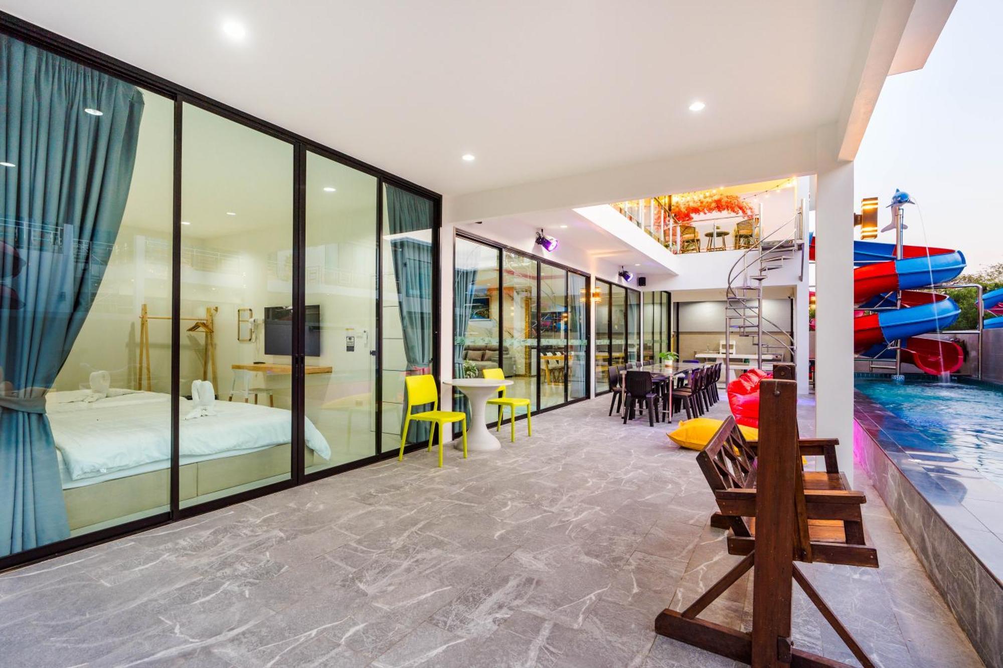 P Henry&app2 Poolvilla