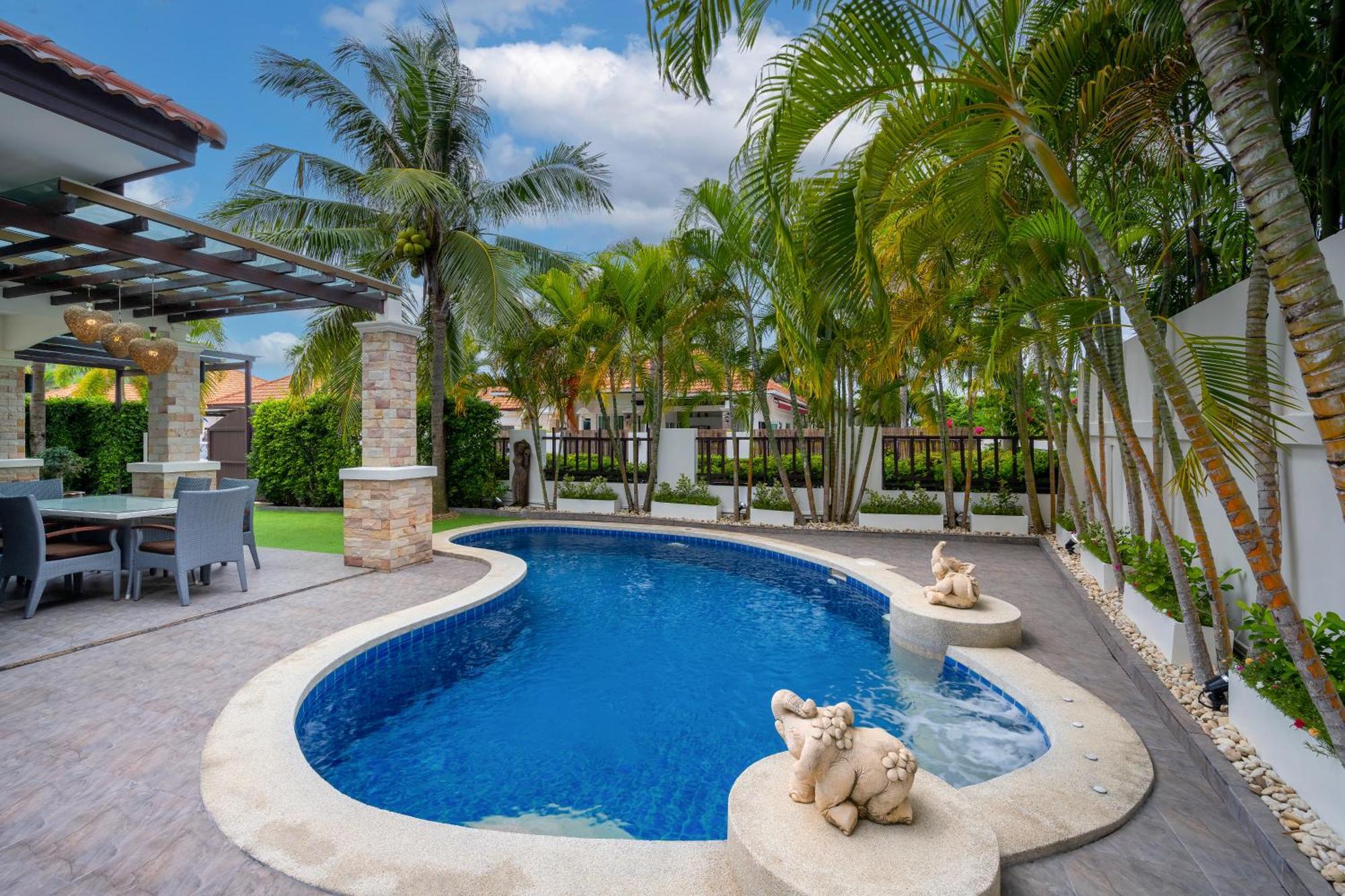 Villa Unforgettable Experience In Hua Hin