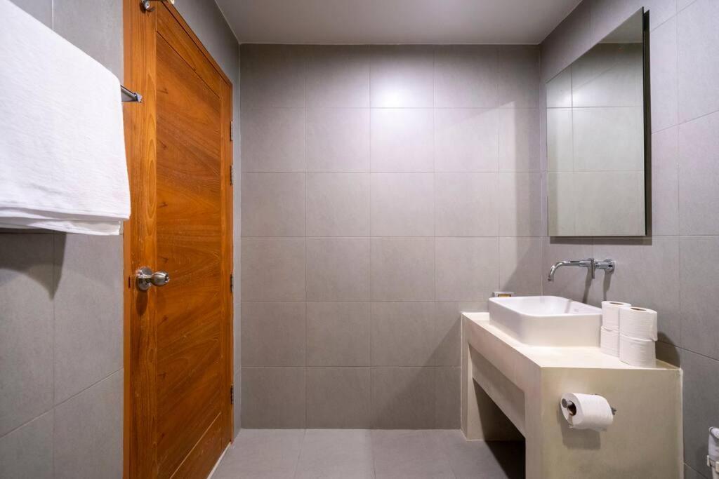 2-bedroom Sea View 1f 1min To Cicadamarket