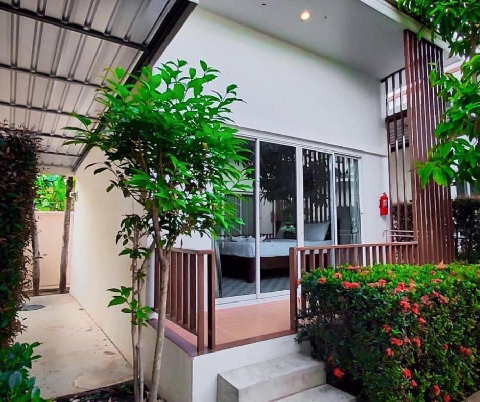 Baanloksouylokchay Hotel 3*