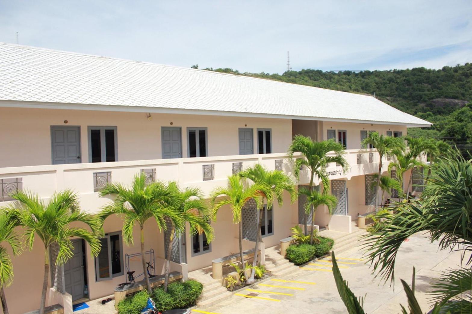 Baanloksouylokchay Hotel 3*