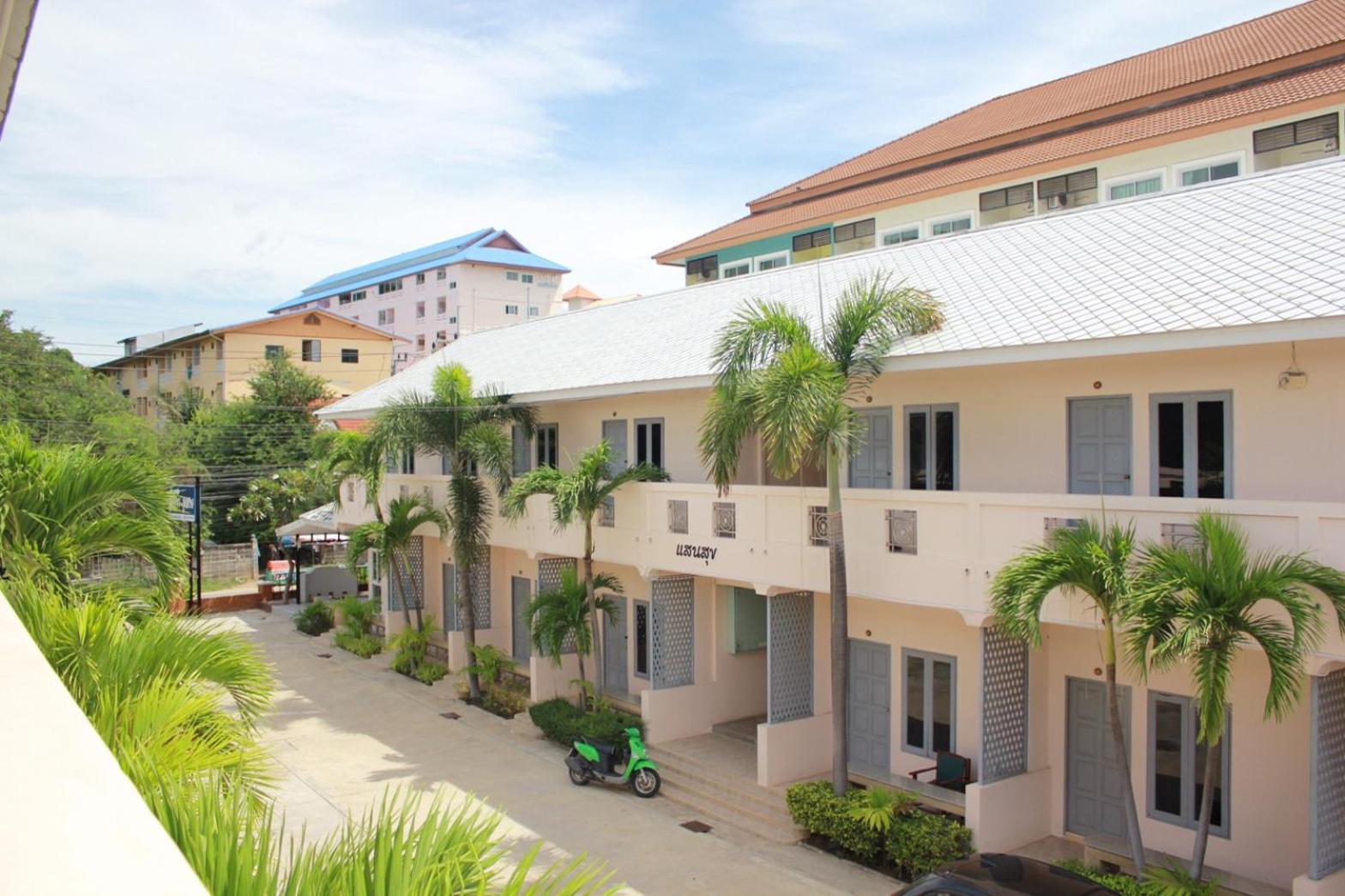 Hotel Baanloksouylokchay 3*