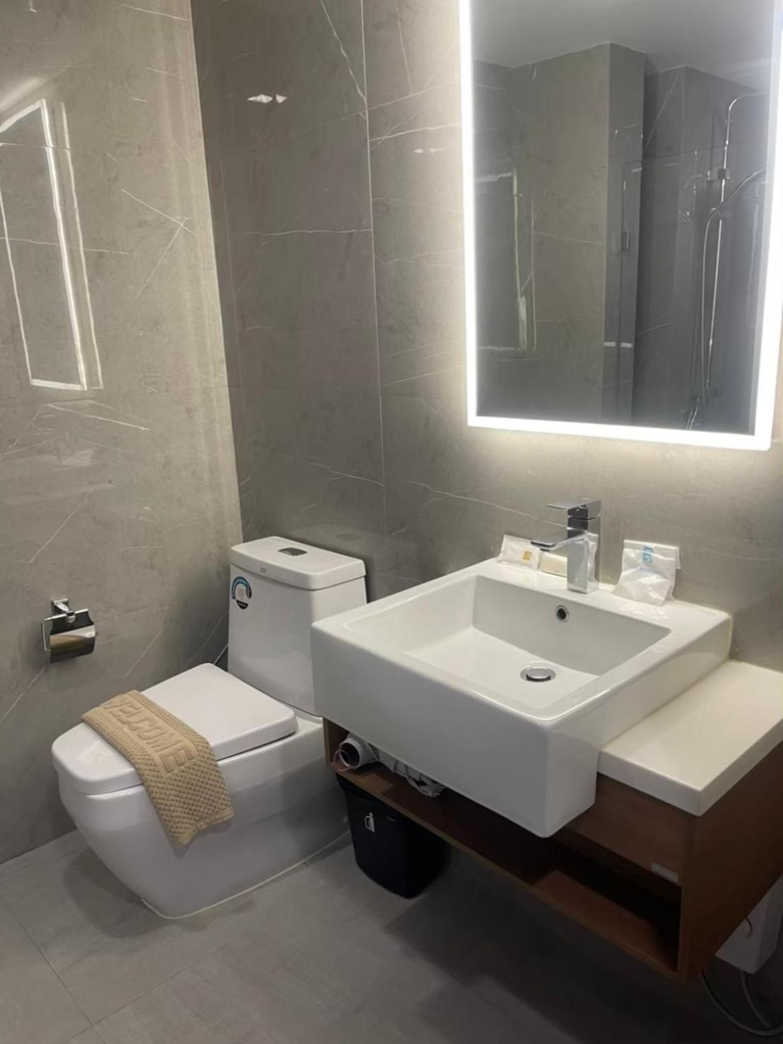 Apartment D2 Residences 华欣市中心近海滩近商场酒店式公寓可加床有连通房型 *