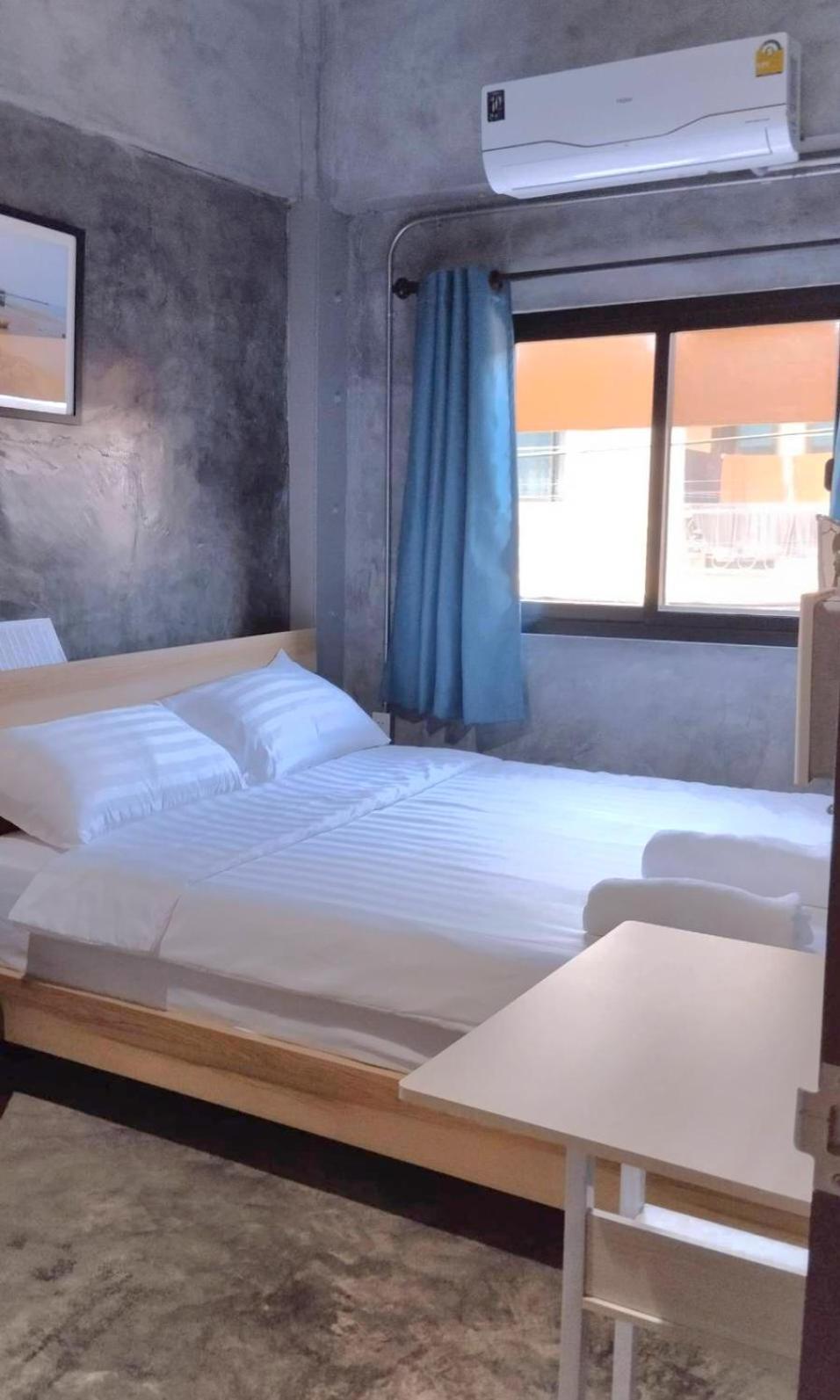 Homestay Captain Joe Cafe & Hua Hin