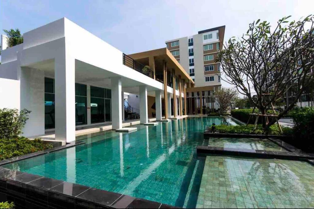 Apartment Beachside 500m From Shore