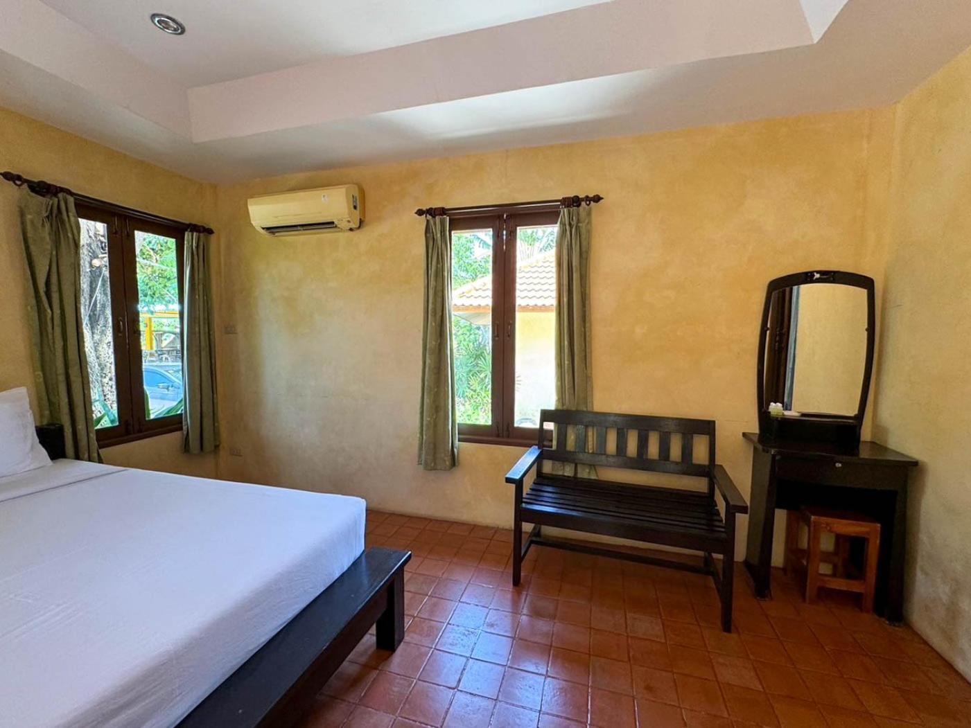Baan Bali Pranburi Resort 2*